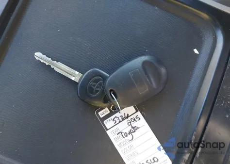 2015 Toyota Sienna Le 8 Passenger z USA, uszkodzony, nr VIN 5TDKK3DC7FS678355